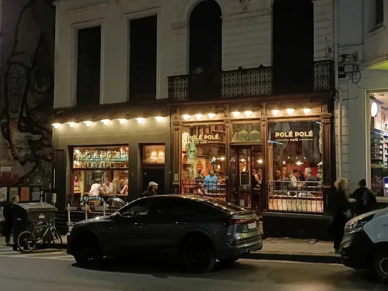 Polé Polé Café